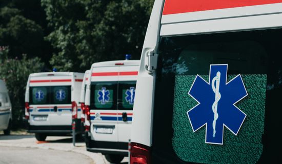 汨罗救护车转运病人过路高速收费吗?